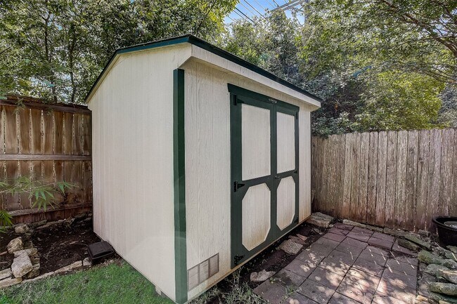 Building Photo - 7449 Peabody Dr