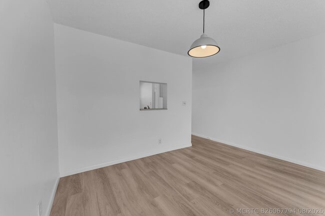 Building Photo - 3003 Portofino Isle