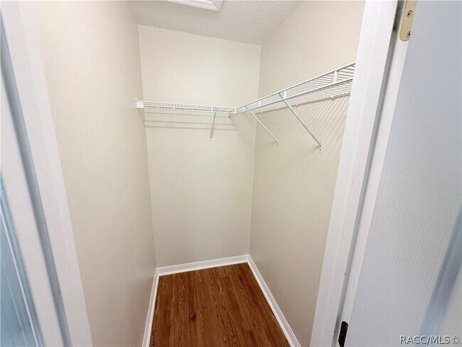 Building Photo - 9612 N Jackson Way