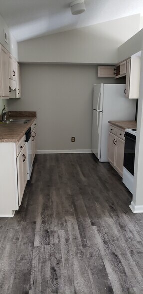 Building Photo - 803 Moultrie Ct