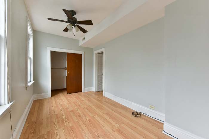 Building Photo - 4123 N Narragansett Ave