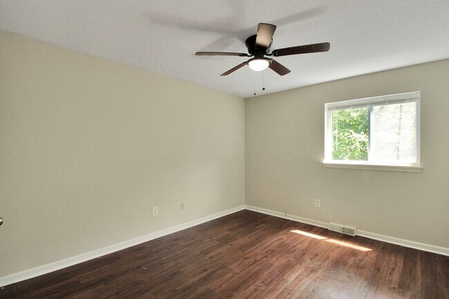 Building Photo - 3918-3920 Rock Quarry Rd