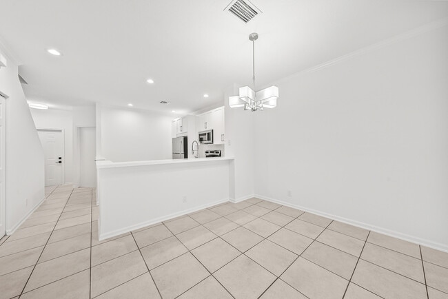 Building Photo - 8024 Briantea Dr