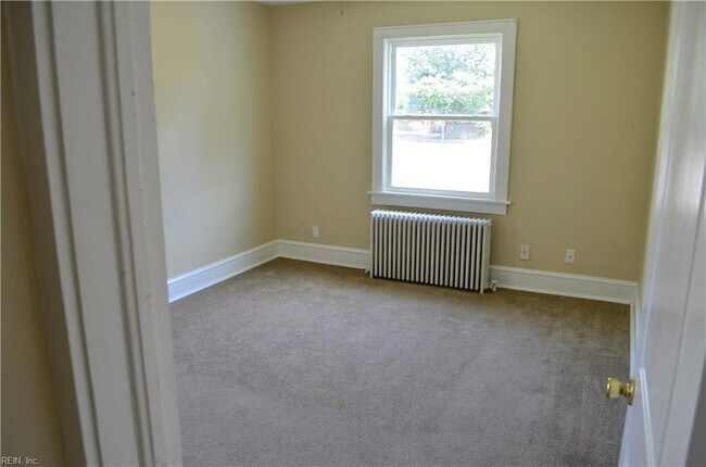 Building Photo - 5905 Hampton Blvd