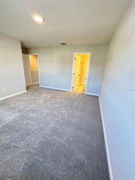 Building Photo - 4998 Rain Shadow Dr