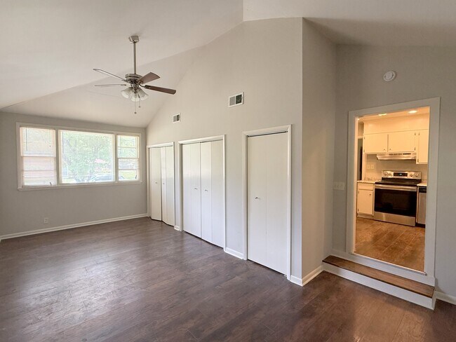 Building Photo - 7620 Charlotte Dr SW