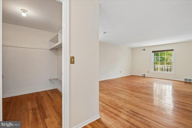 Building Photo - 11119 Lamplighter Ln