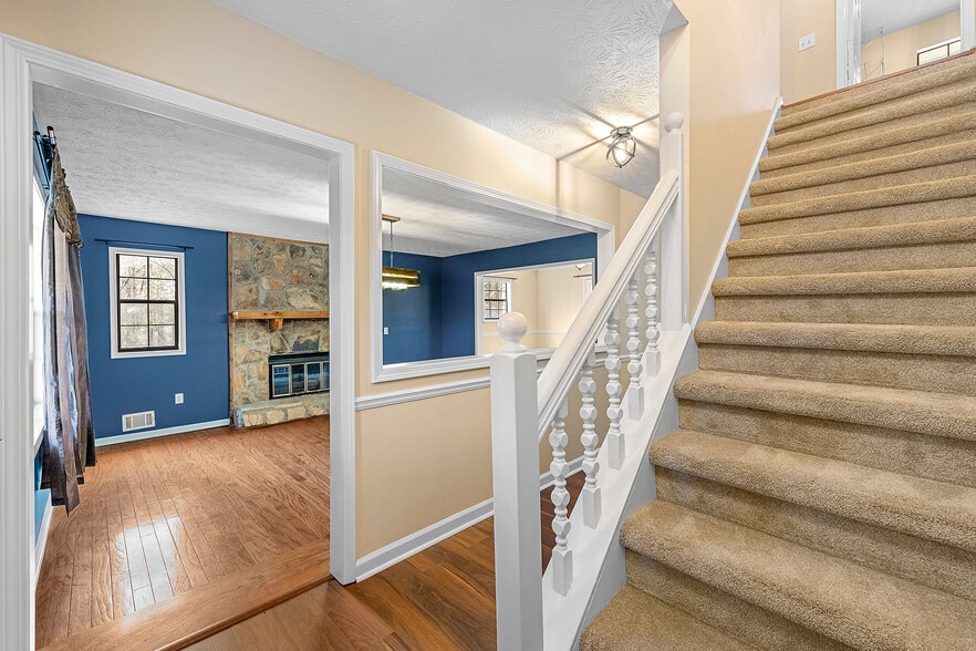 Building Photo - 249 Tony Trl SE