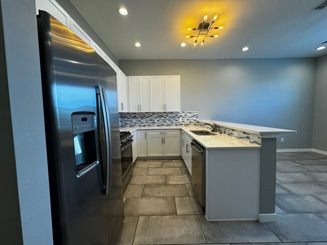 Building Photo - 844 Tijeras Ave NW
