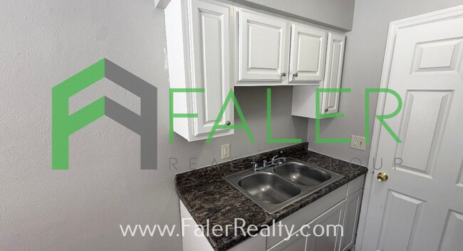 Building Photo - 1626 Darst Ave