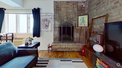 Building Photo - Top Floor Lincoln Park Studio