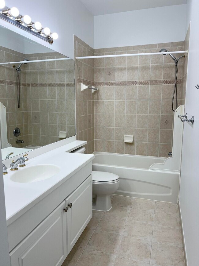 Building Photo - 44 Lancaster Rd