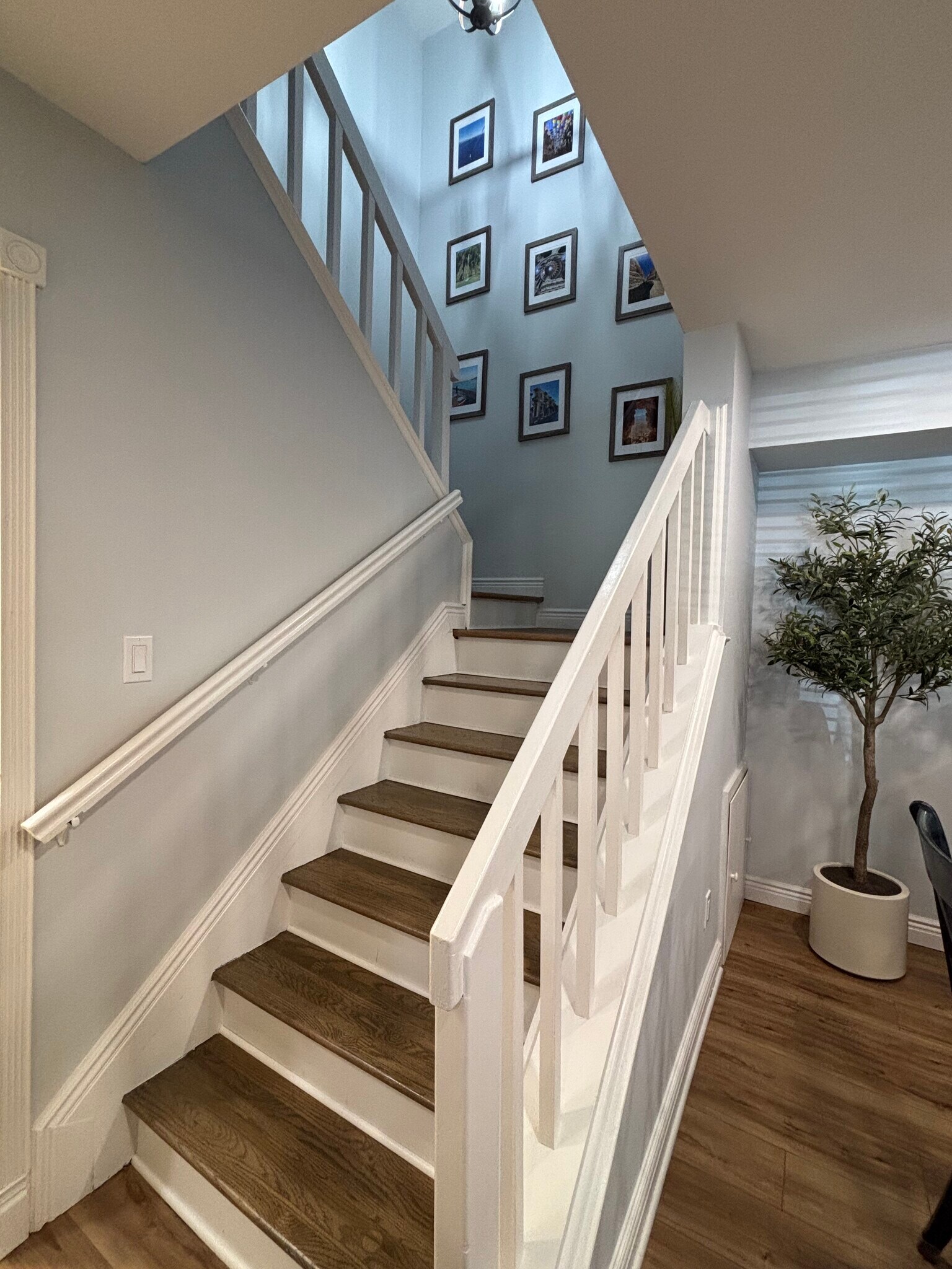 Building Photo - 204 Springmeadow Dr