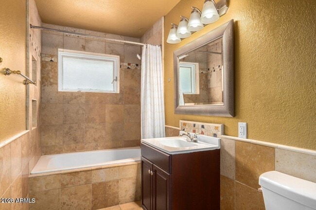 Building Photo - 7340 N 7th Ave