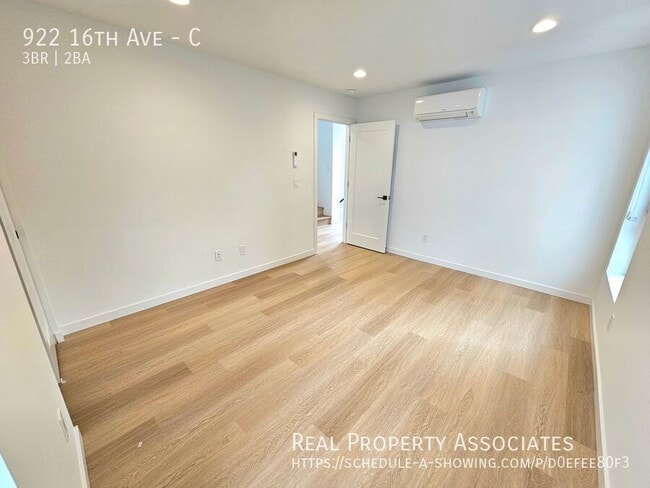 Building Photo - 922 16th Ave