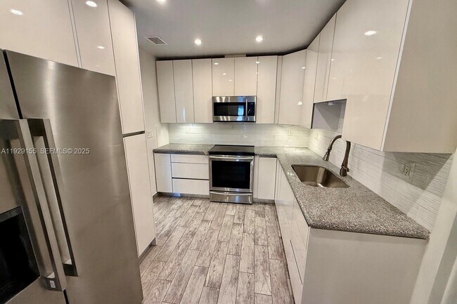 Building Photo - 8855 SW 17th Terrace