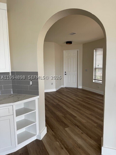 Building Photo - 3711 NE 23rd Ct