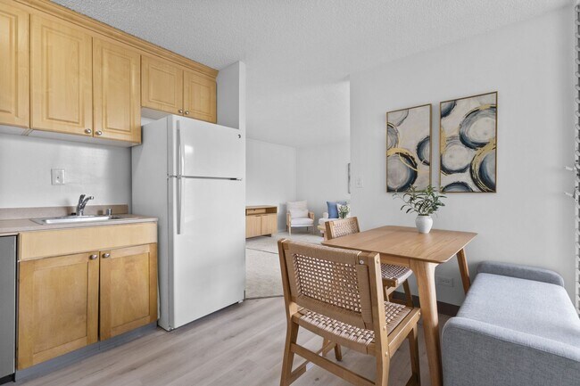 Building Photo - Cozy Island Escape | Near Waikiki & Diamond Head