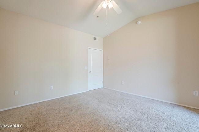 Building Photo - 2929 W Yorkshire Dr