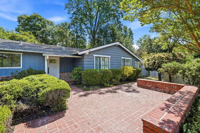 Building Photo - 10 Corte Del Rey