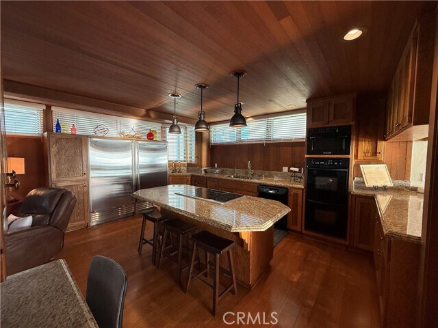 Building Photo - 72 Surfside Ave.