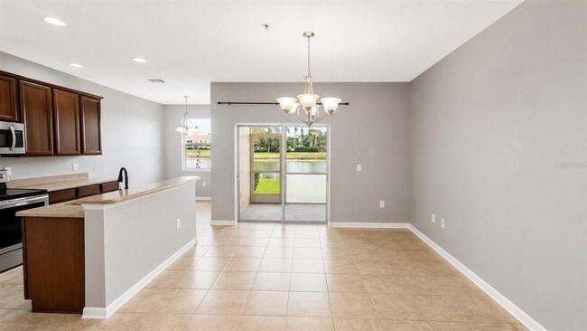 Building Photo - 3696 Parkridge Cir