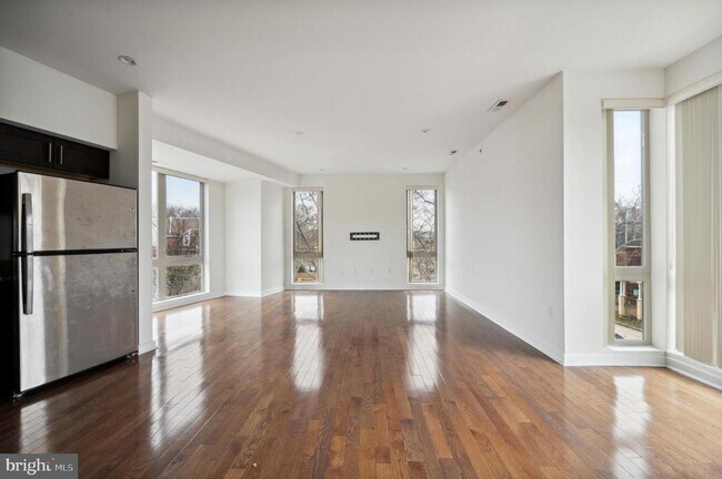 Building Photo - 4610 Cedar Ave