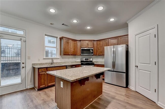 Building Photo - 979 Parkside Wood Ct