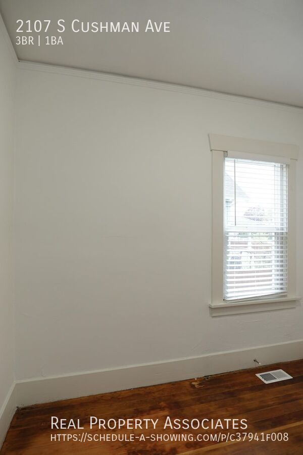 Building Photo - 2107 S Cushman Ave