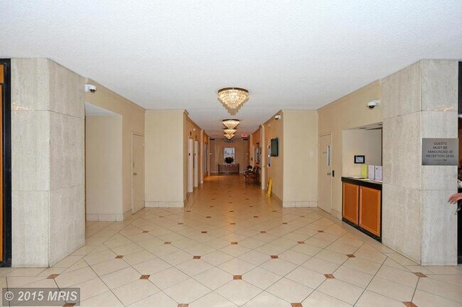 Building Photo - North Bethesda Studio - Walk to Metro - Utilities Included