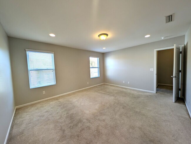 Building Photo - Pristine Home located in the Villages of Back Creek!