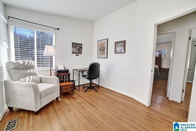 Building Photo - 204 Woodside Dr