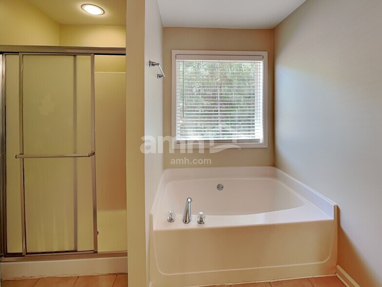 Building Photo - 5232 Lexmark Cir SW