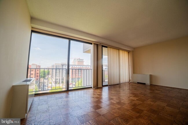 Building Photo - 4141 Henderson Rd