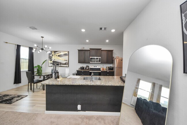 Building Photo - 7943 Vacek Meadows Loop