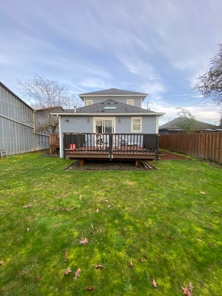 Building Photo - 724 SW 10th St