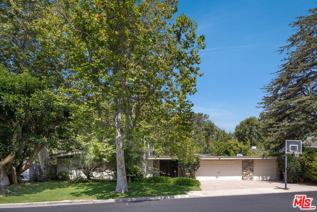 Building Photo - 30611 Las Estrellas Dr