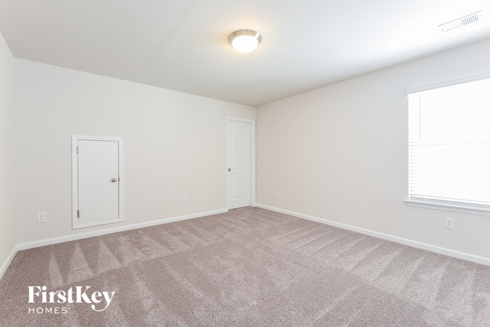 Building Photo - 611 Goldburn Wy