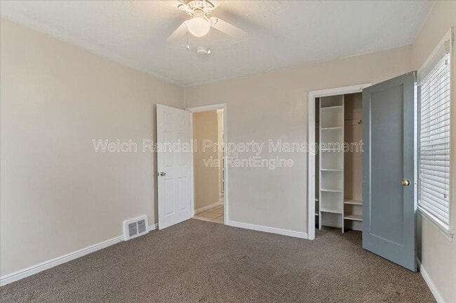 Building Photo - 153 Country Club Dr