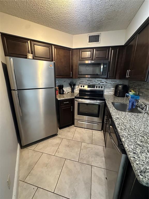 Building Photo - 3766 Southpointe Dr