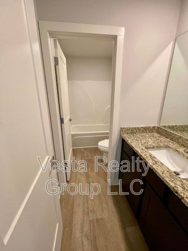 Building Photo - 909 Teabiscuit Wy