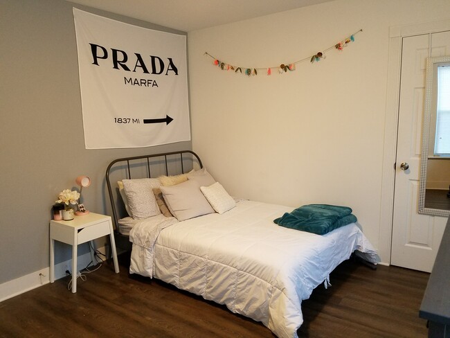 Building Photo - 71 Murray St