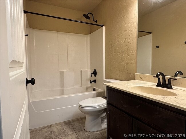 Building Photo - 1038 E 146 Ct S