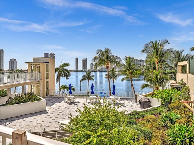 Building Photo - 3370 Hidden Bay Dr