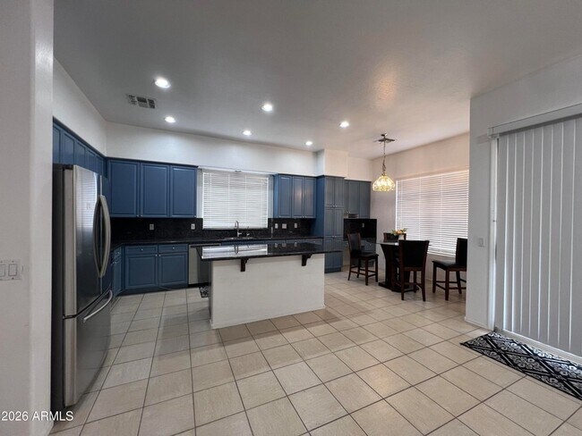Building Photo - 218 E Sunburst Ln