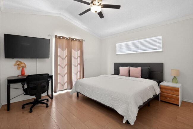 Building Photo - 4505 Gardenwood Ln