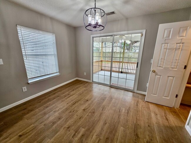 Building Photo - Charming 3 bedroom with fenced in yard - Tall Pines - Ladson