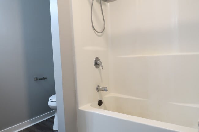 Building Photo - 40 58th St SE