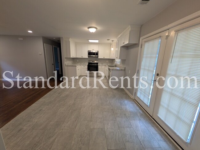 Building Photo - 4404 Currie Ct