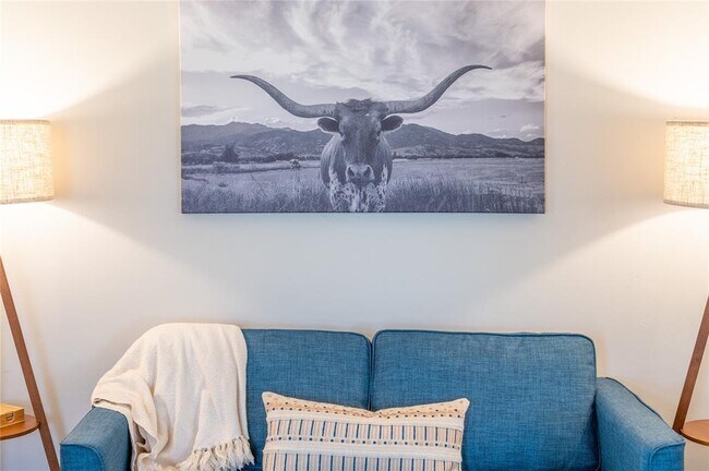 Building Photo - 505 Lbj Dr